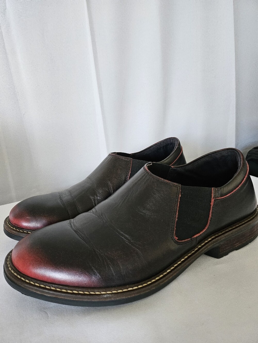 Naot Men's Black Leather Slip-On Loafers with Ombre Red Accent